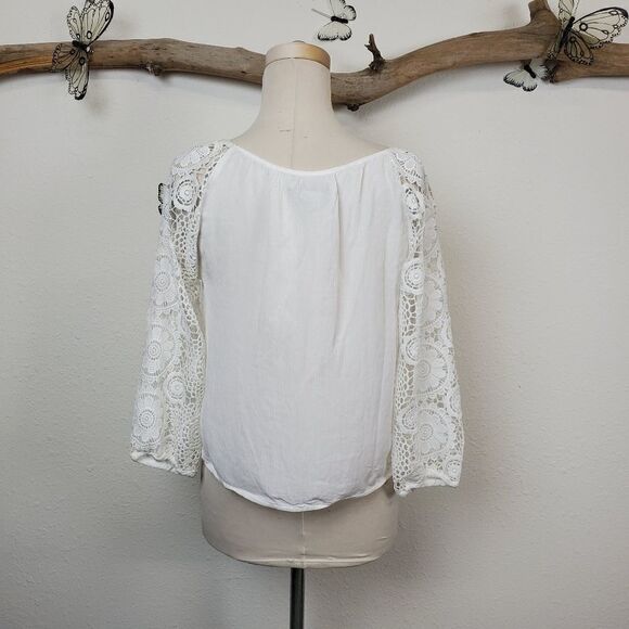 American rag white crochet lace trimmed top - Picture 4 of 6